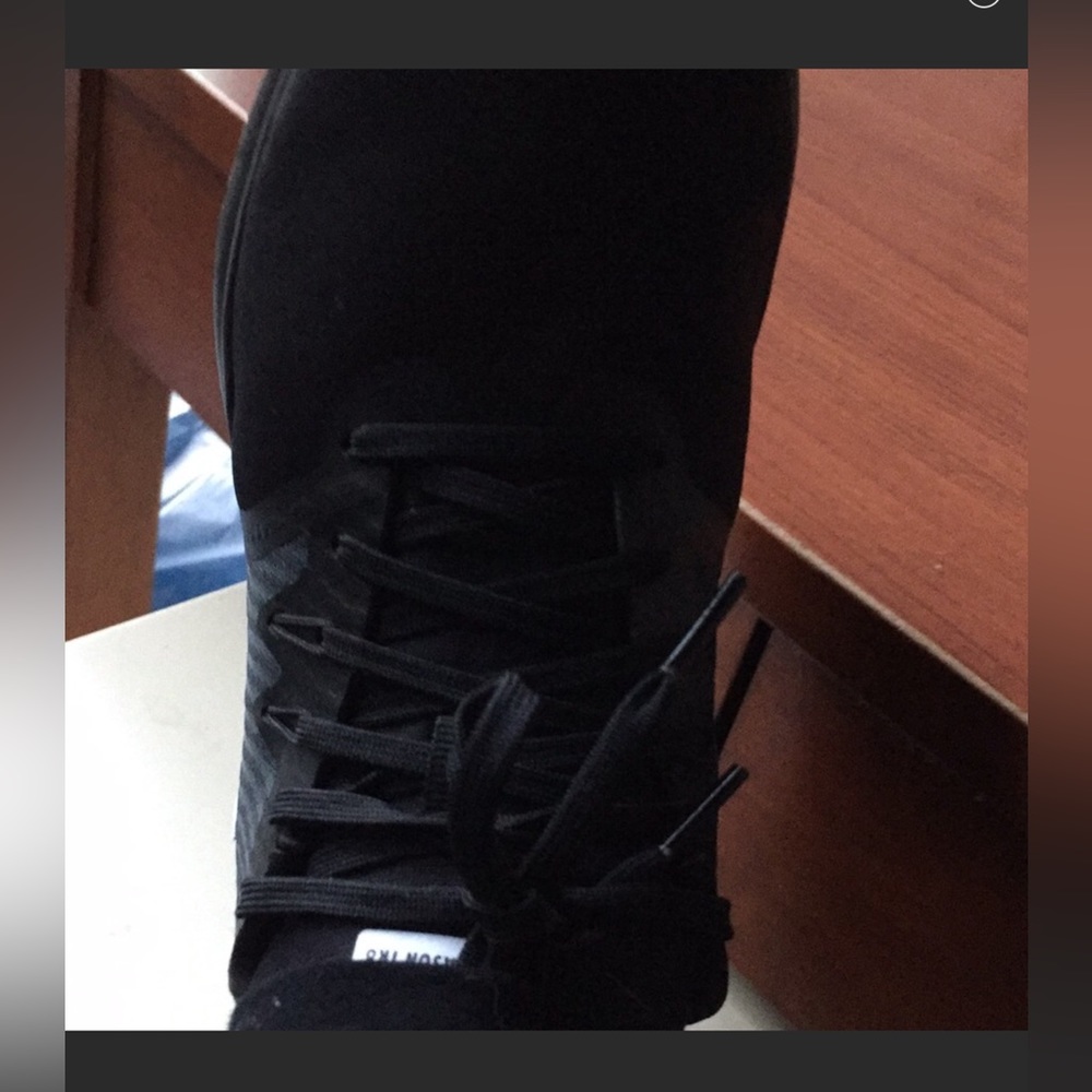 🌟 Last chance sale! Nike sneakers size 7 - Picture 2 of 3
